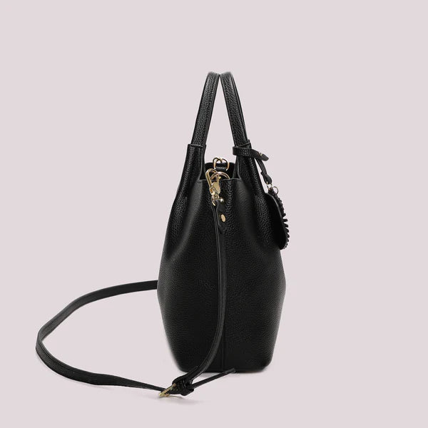 BORSA  A MANO NERA CON CHARM FIORE MIMI' MUA'