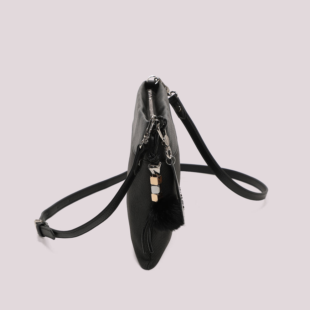 BORSA A BUSTA CON CHARM CUORE MIMI' M UA' COLORE NERO